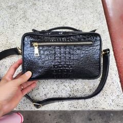 Clutch xách tay nhỏ gọn có dây đeo. Khóa VÂN TAY và miễn phí KHẮC TÊN chính chủ!