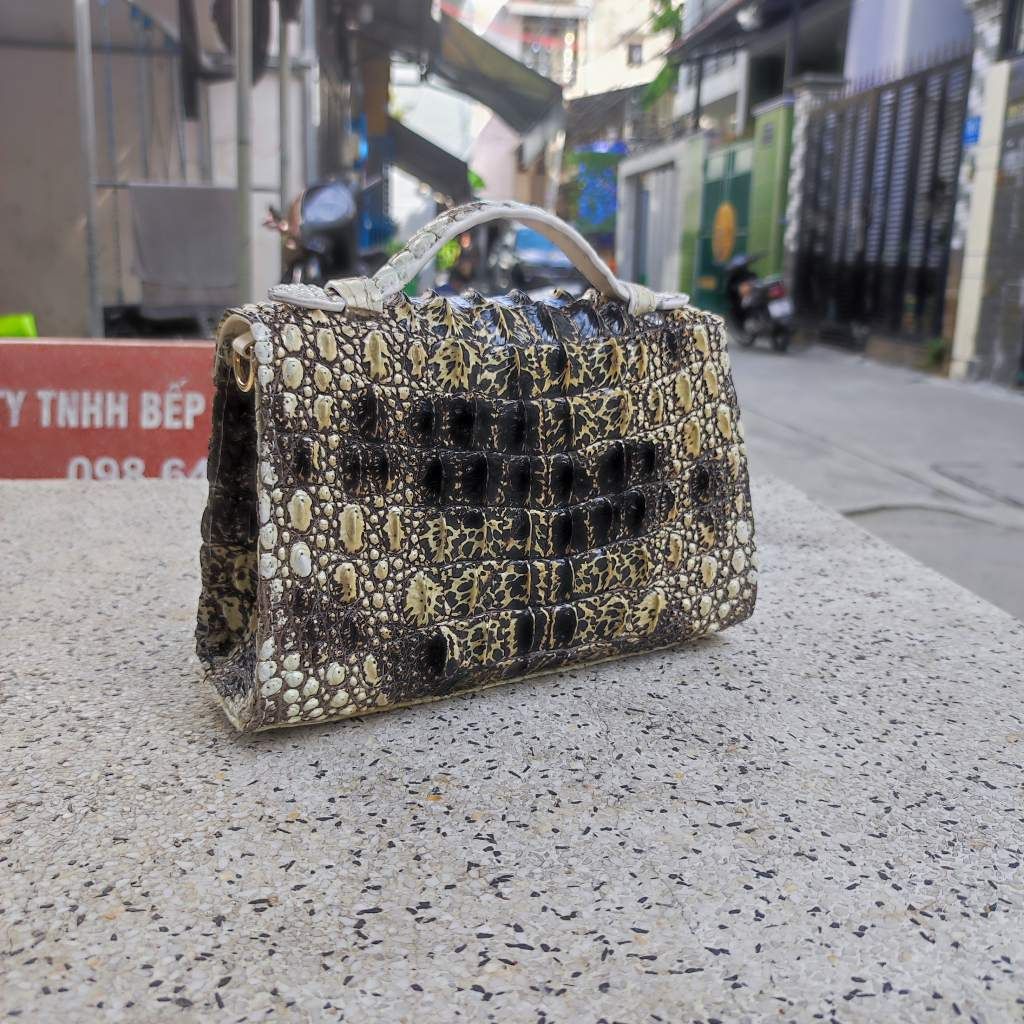 Túi nữ mini có dây đeo rất đáng yêu. DA CÁ SẤU NGUYÊN THỦY!