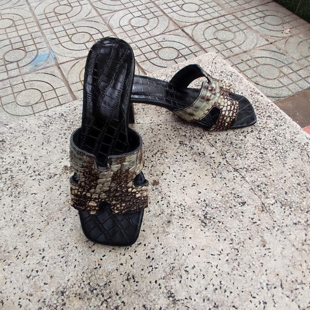 Dép cao gót Nữ Da Cá Sấu Nguyên Thủy. Gót vuông 5cm vừa vặn!
