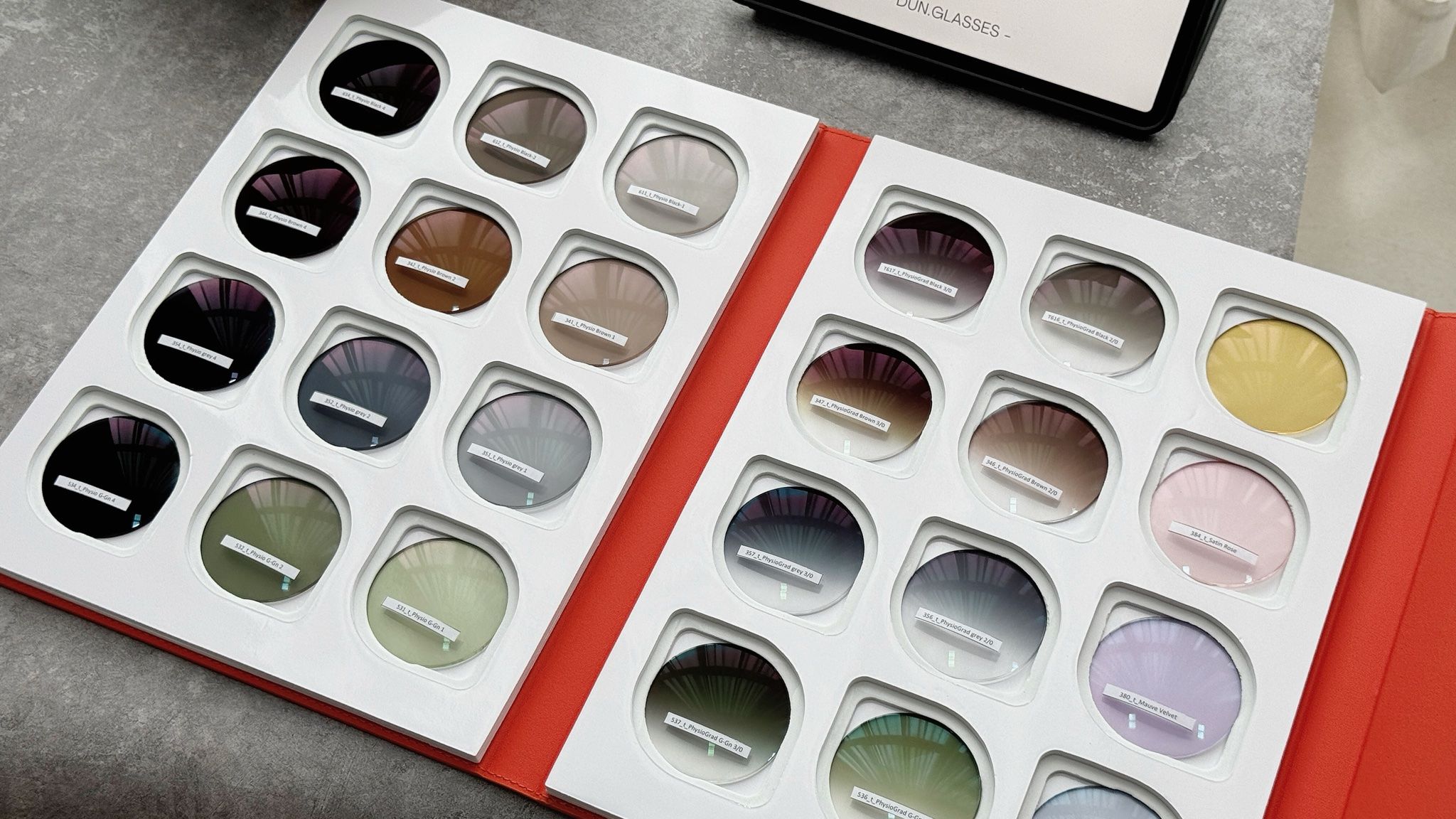  Tròng Pháp Suntints - Essilor (bảng màu tròng kính) 