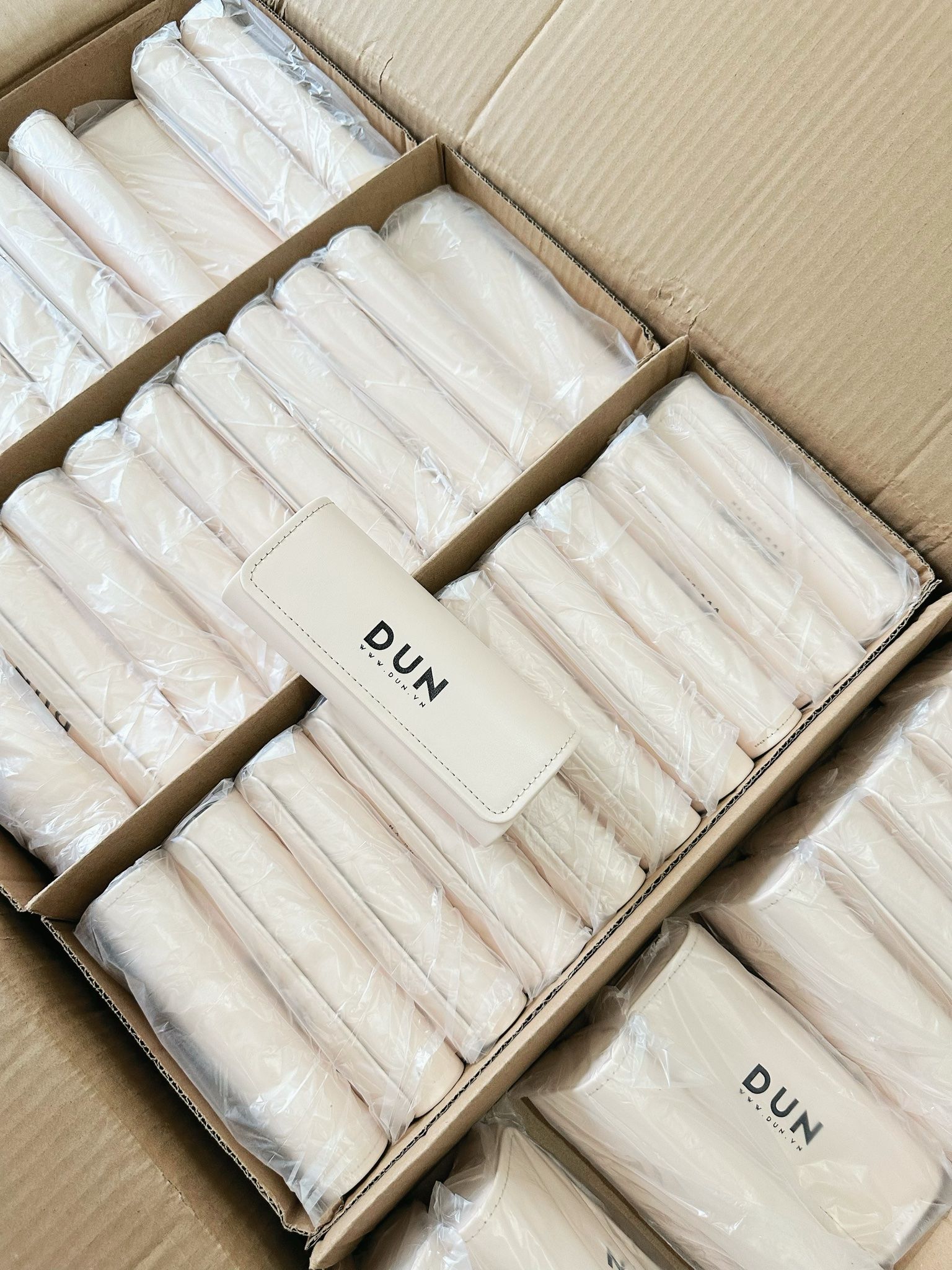 Hộp kính DUN H32 