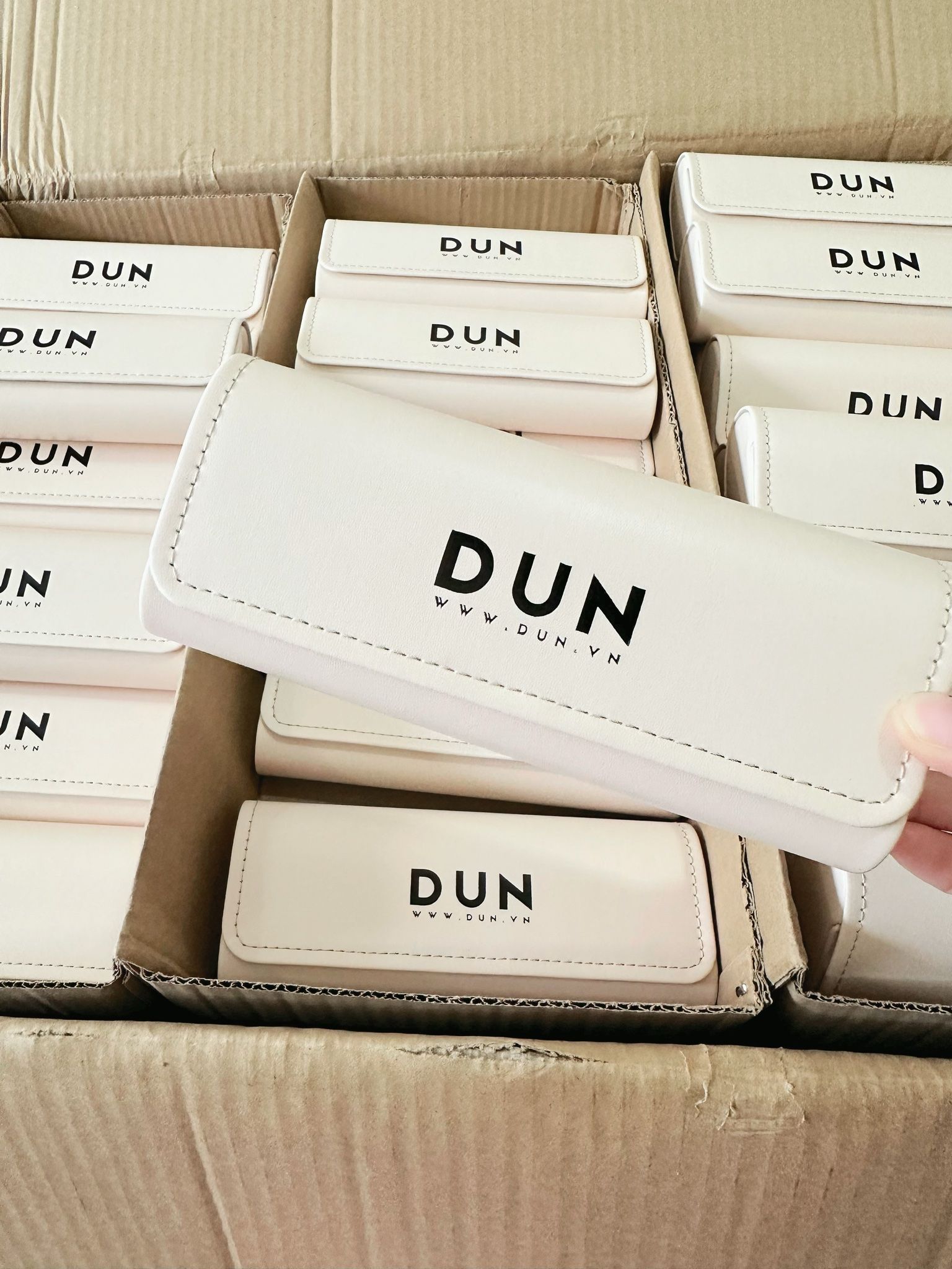  Hộp kính DUN H32 