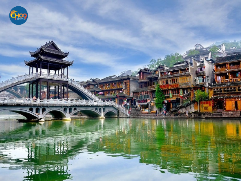 NGHI XƯƠNG - TRƯƠNG GIA GIỚI - PHƯỢNG HOÀNG CỔ TRẤN