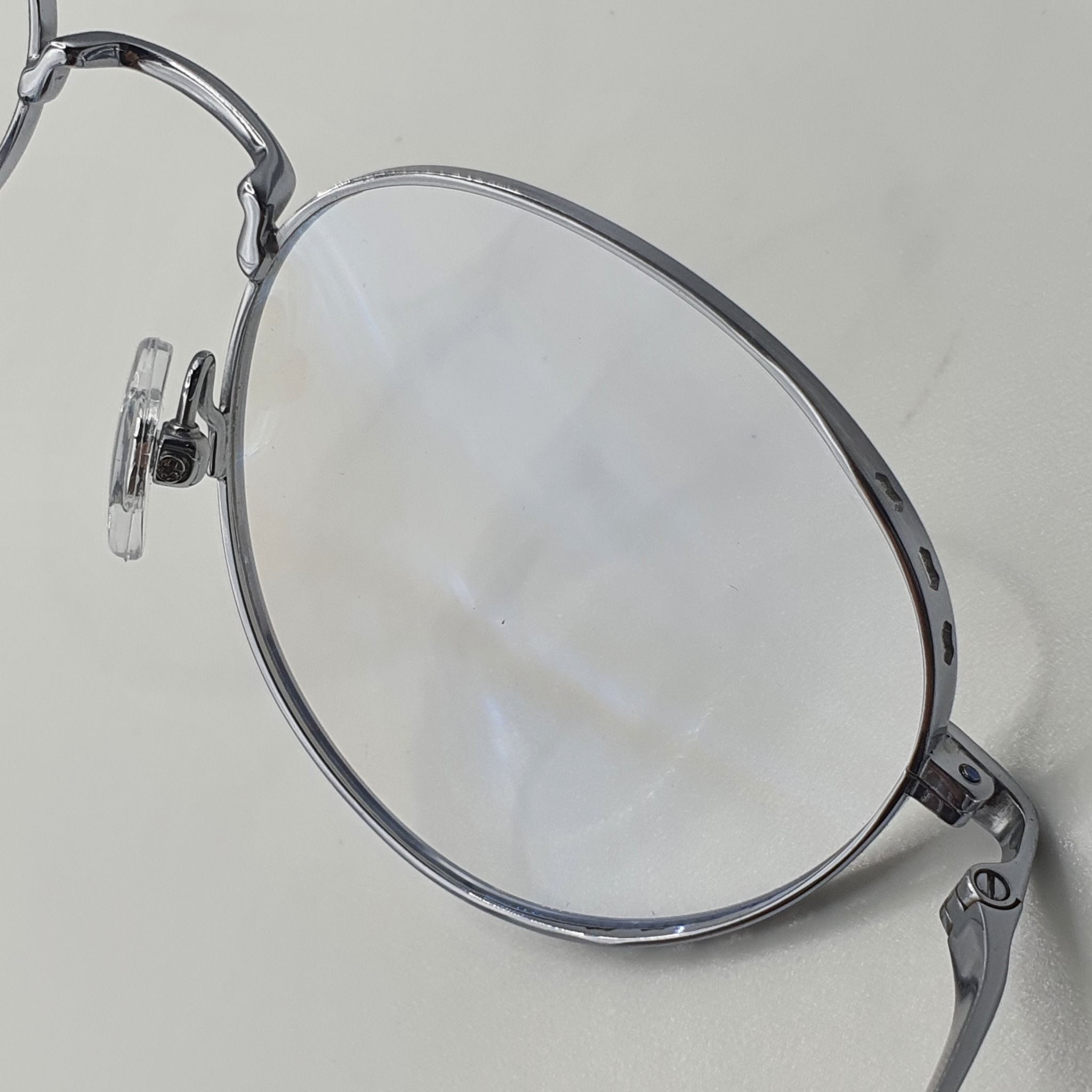 Gọng Xi Titanium L 1486 tròn lai ovan optical frame. 