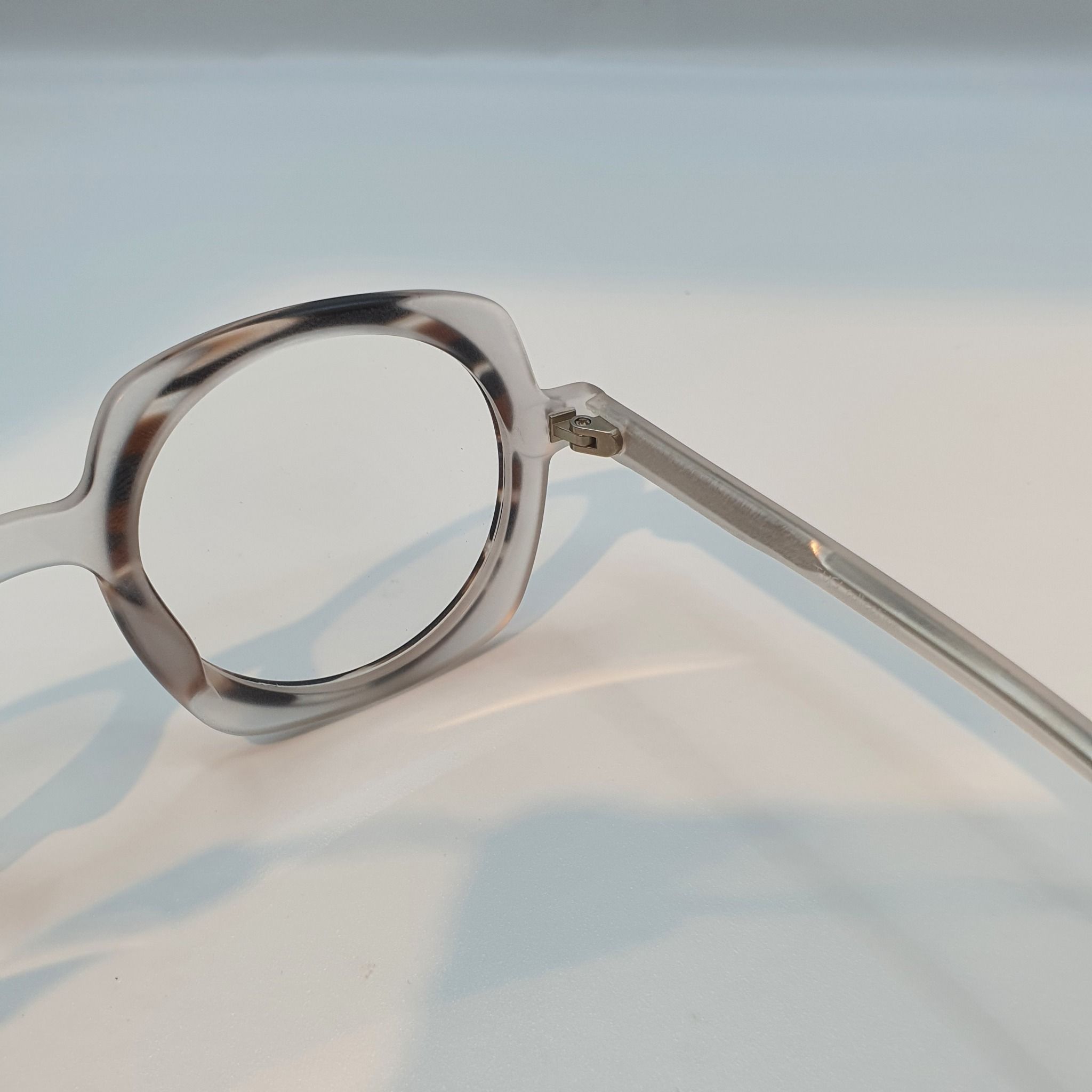  KBT 98060  #Gọng nhựa Acetate tròn vuông ( round-square eyewear) 