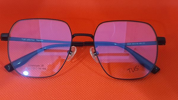  # 8228 Gọng xi ngố ( Nobita) 50% titanium  square - vuông , 