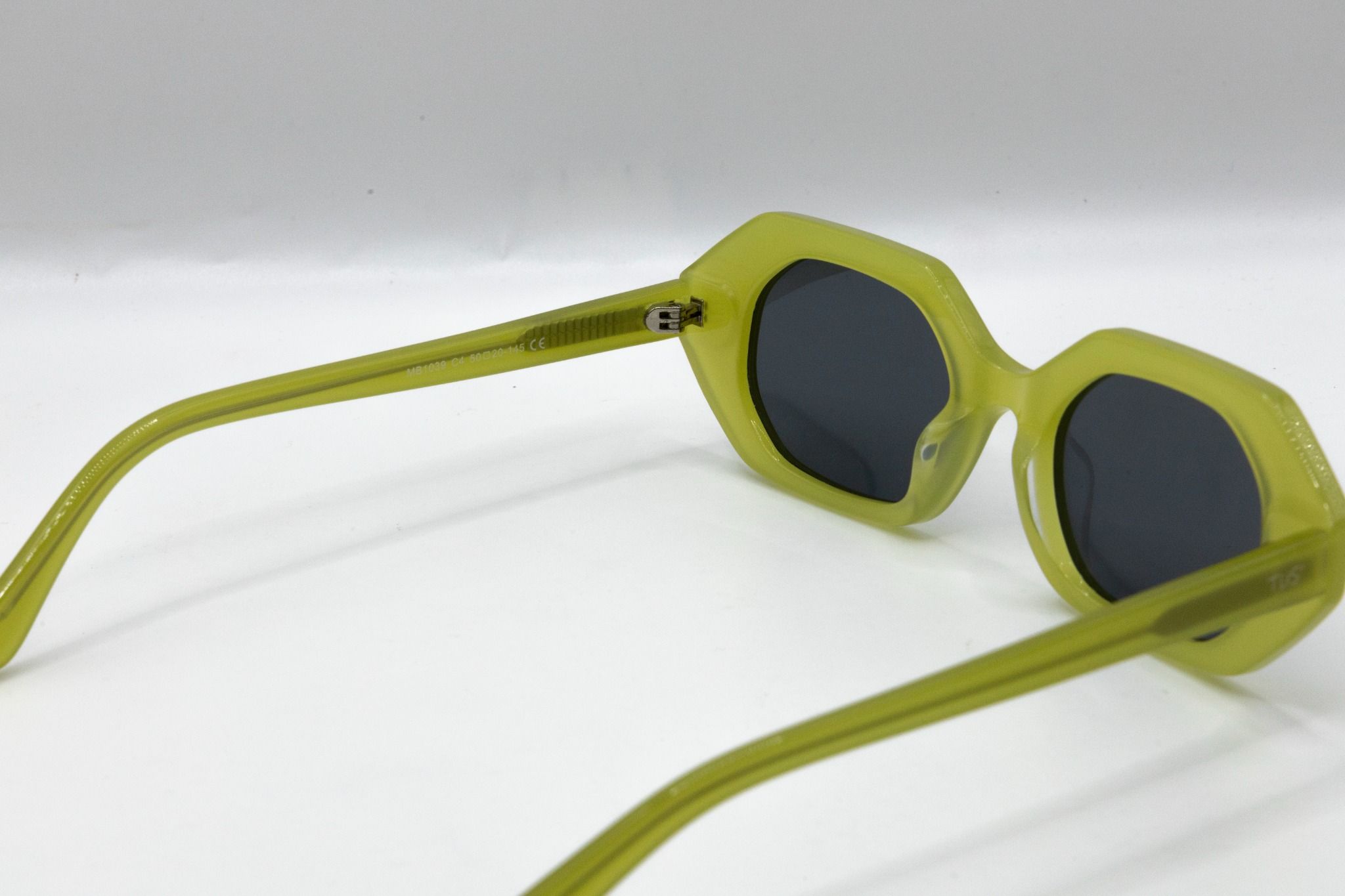  MB 1039 #  Kính mát phân cực polarized Sunglasses 