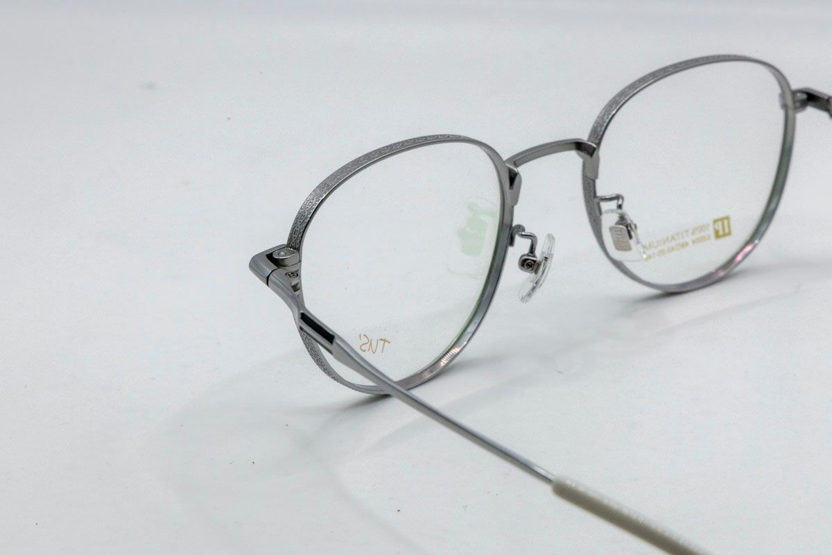  # 53004 Gọng xi titanium 100%   ( round) tròn ovan 
