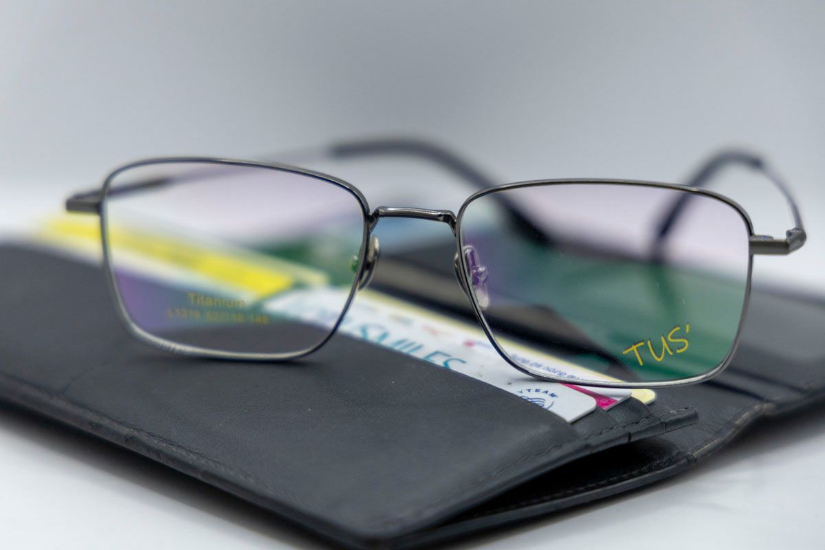  L 1319 #Gọng  TITANIUM 70% 