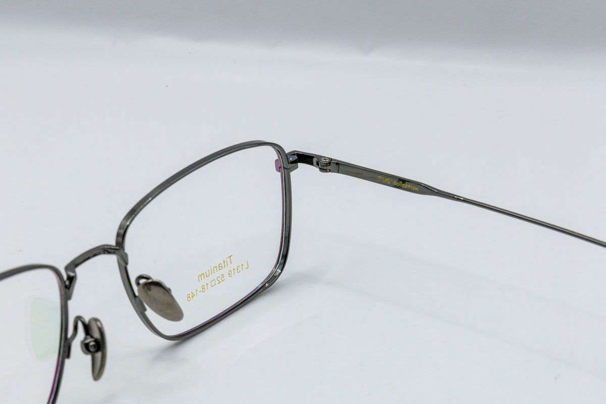  L 1319 #Gọng  TITANIUM 70% 