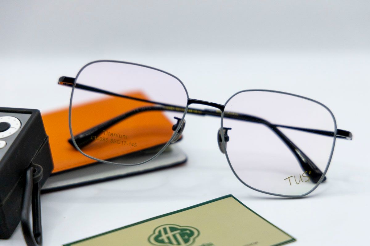  L 15093 Gọng xi 70% titanium dáng vuông ( square shape) 