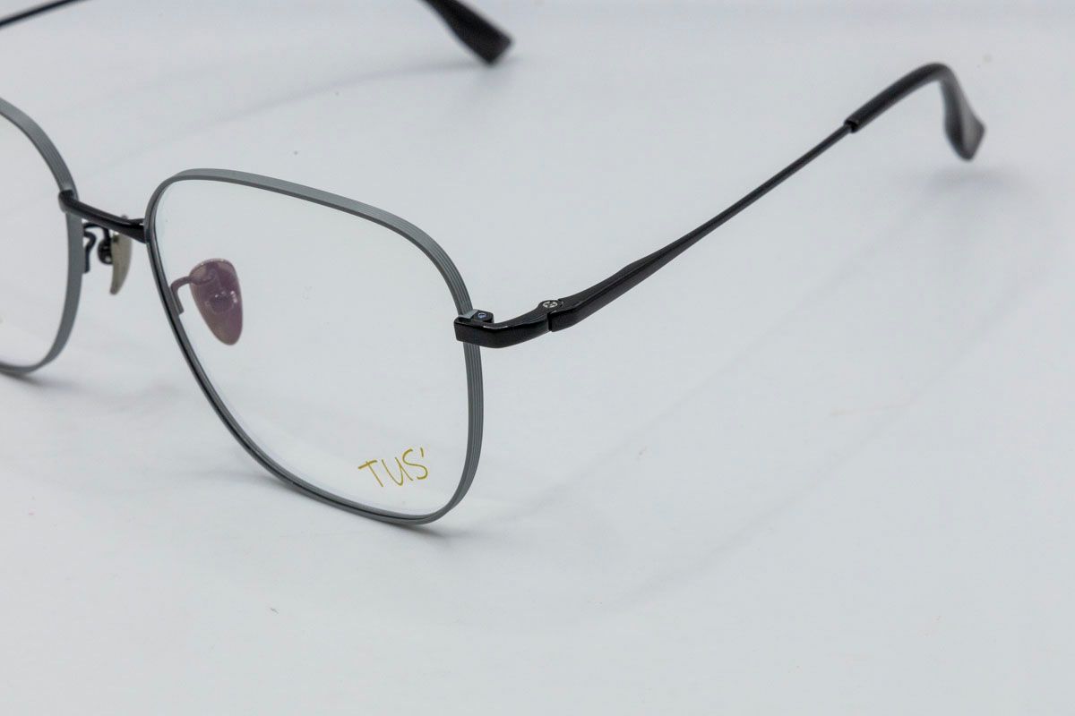  L 15093 Gọng xi 70% titanium dáng vuông ( square shape) 