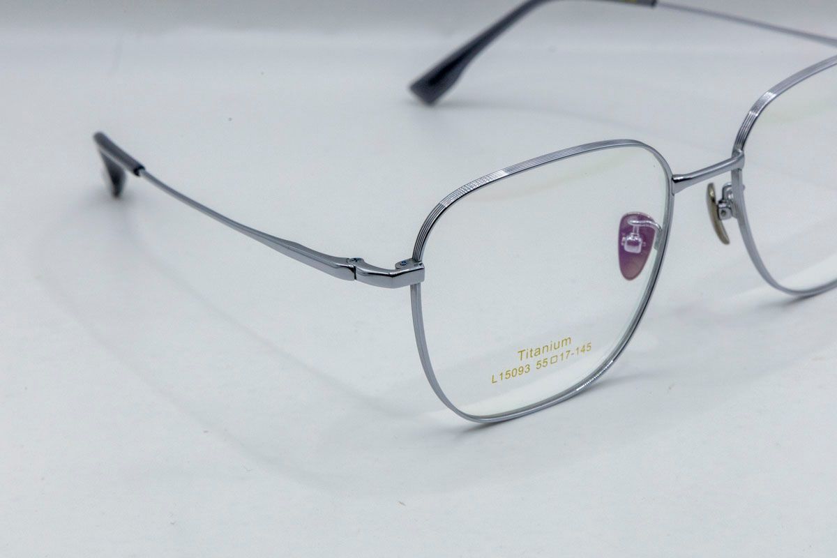  L 15093 Gọng xi 70% titanium dáng vuông ( square shape) 