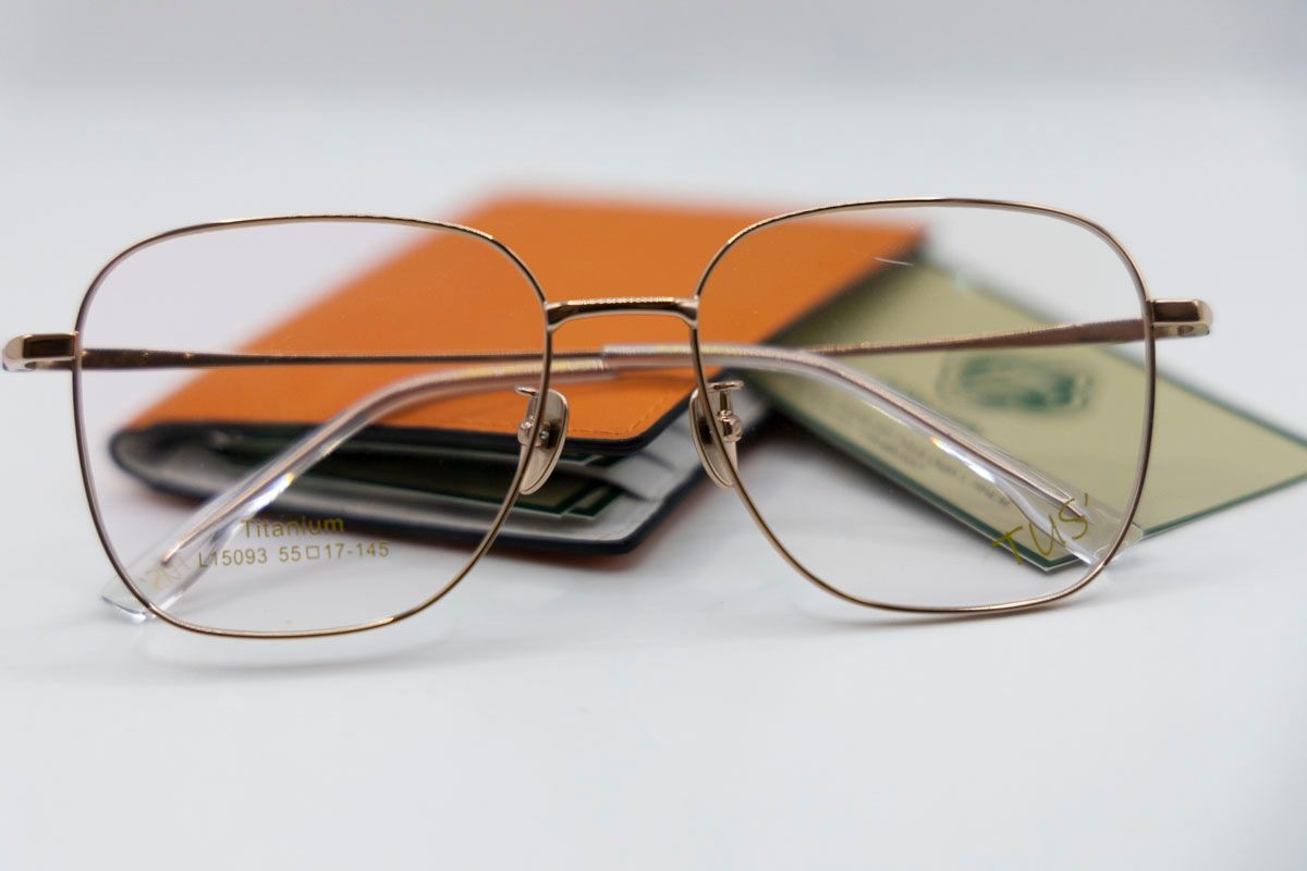  L 15093 Gọng xi 70% titanium dáng vuông ( square shape) 