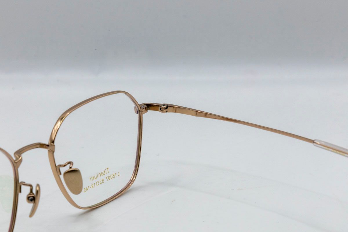  L 15097  Gọng xi 70% titanium dáng vuông ( square) + lục giác (Hexagon) 