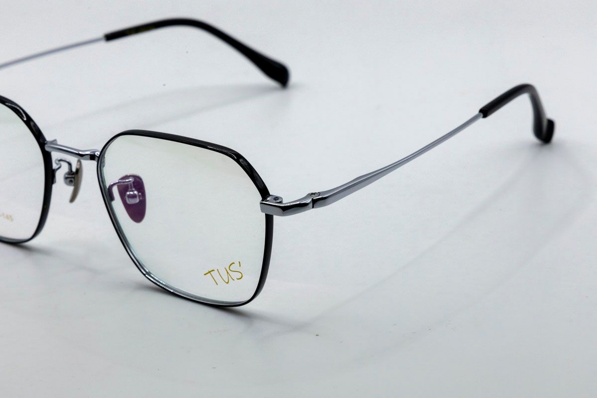  L 15097  Gọng xi 70% titanium dáng vuông ( square) + lục giác (Hexagon) 