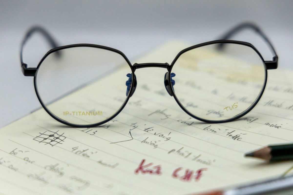  FE 8111 # Gọng 100% Titanium 