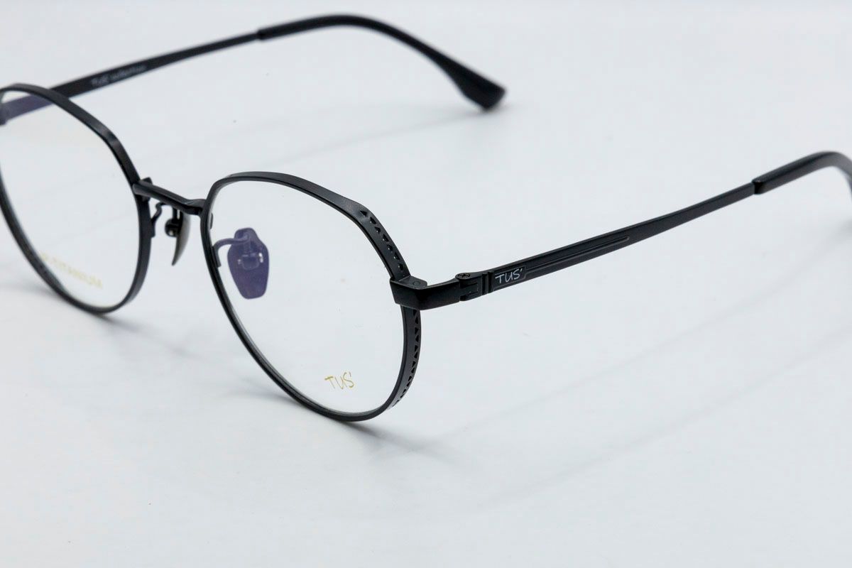  FE 8111 # Gọng 100% Titanium 