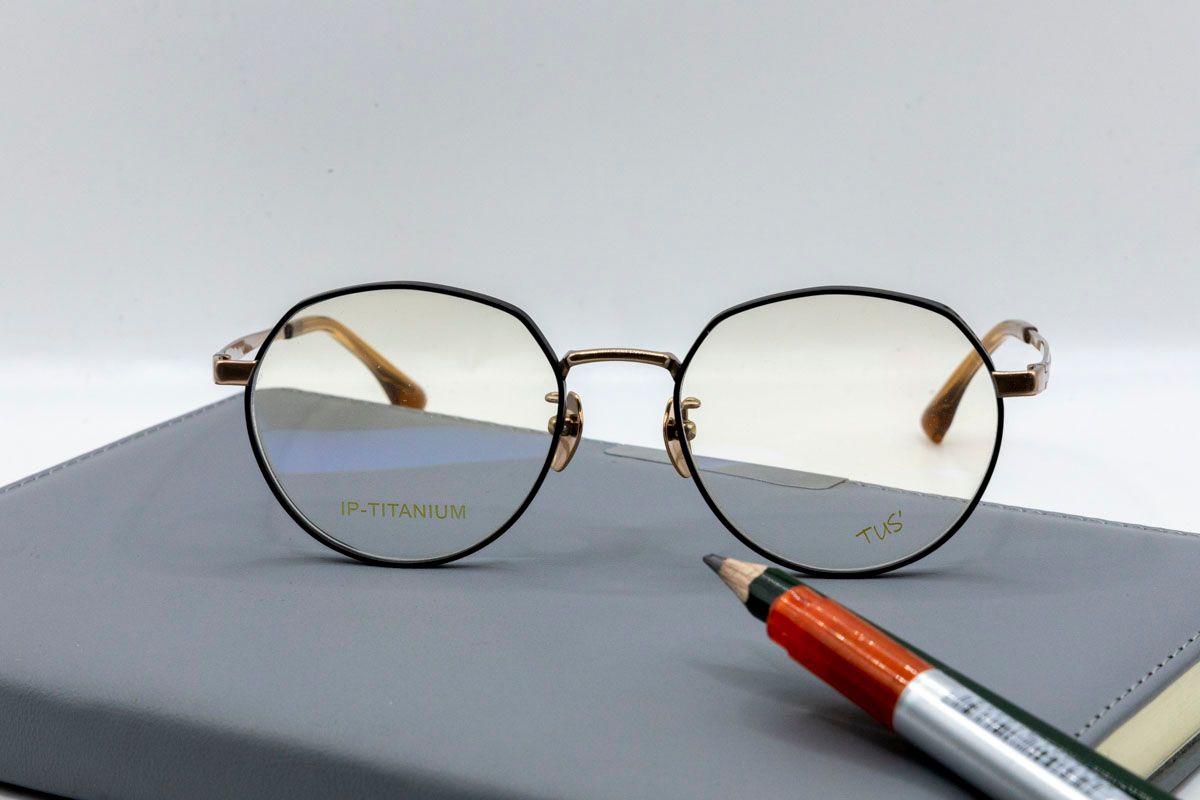  FE 8111 # Gọng 100% Titanium 