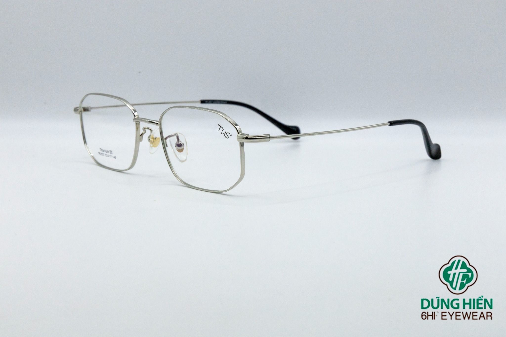  Gọng xi B titanium TR 2027 hình chữ nhật 