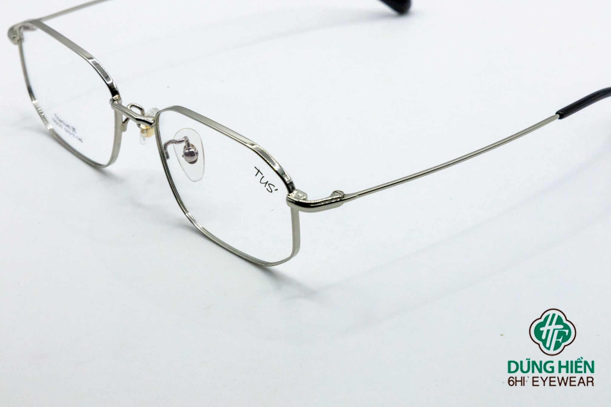  Gọng xi B titanium TR 2027 hình chữ nhật 