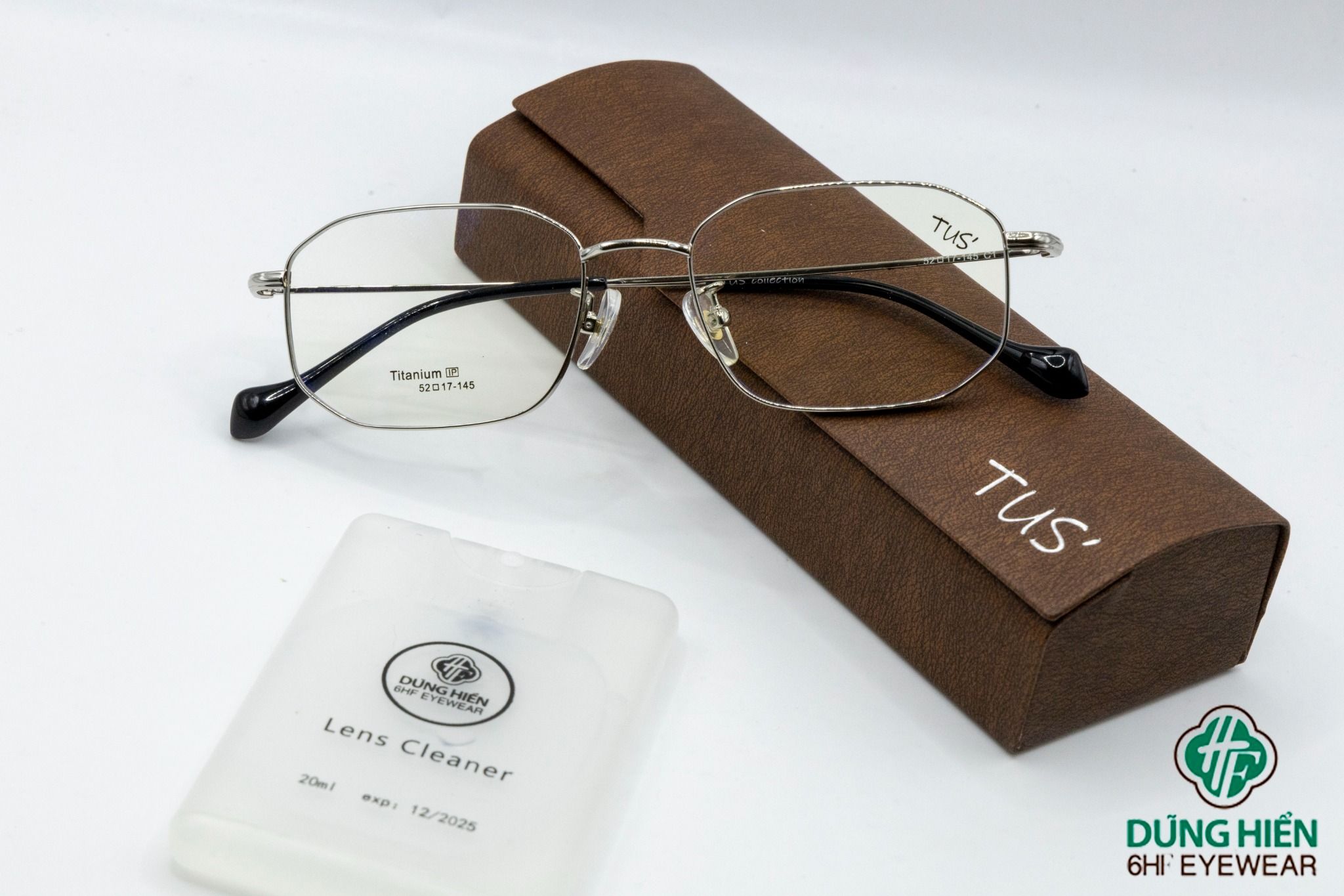  Gọng xi B titanium TR 2027 hình chữ nhật 