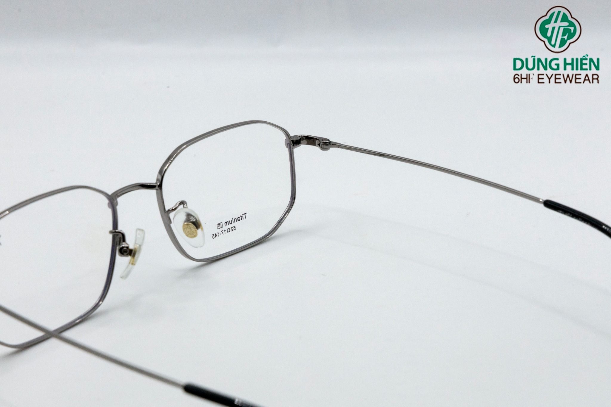  Gọng xi B titanium TR 2027 hình chữ nhật 