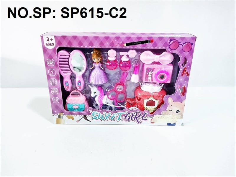  SP615-C2 HỘP TRANG ĐIỂM XE NGỰA, TÚI XÁCH, MÁY CHỤP HÌNH, KÉO, SON, LƯỢC, 1 BÉ Sweet Girl 