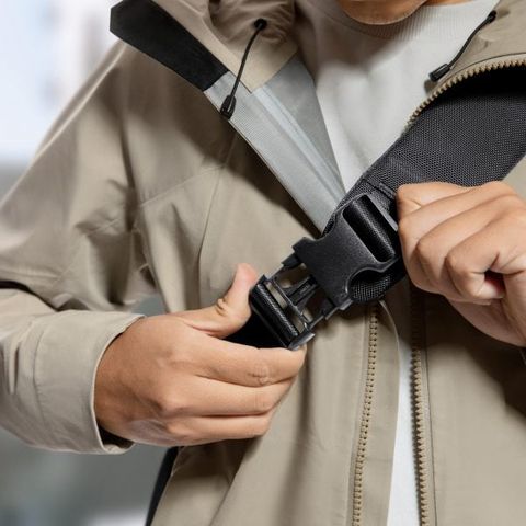  TÚI ĐEO CHÉO TOMTOC EXPLORER SLING BAG- BLACK (14 INCH) 