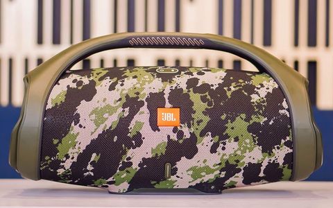  JBL Boombox 2 