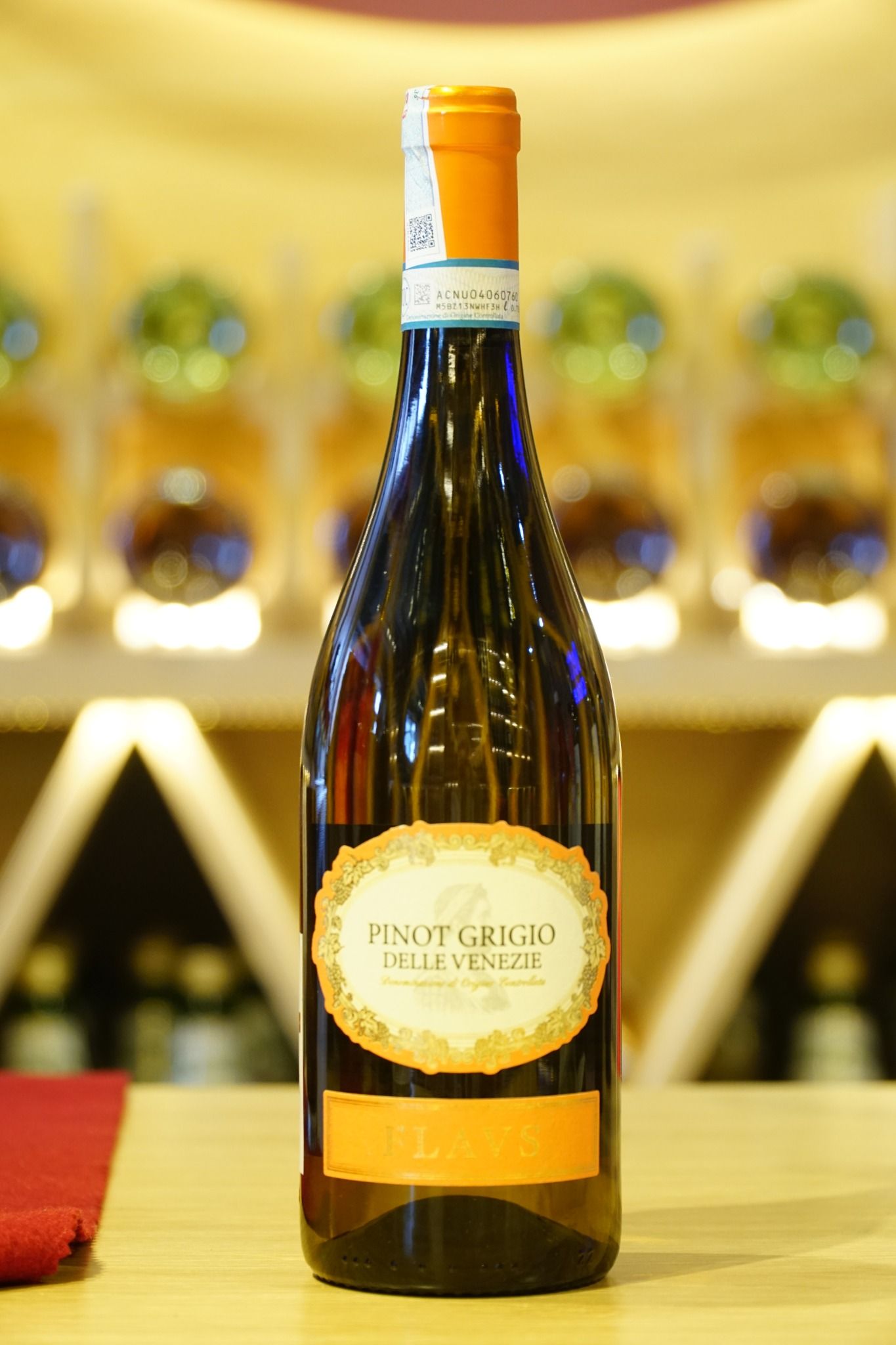  Rượu vang trắng Ý FLAVS Pinot Grigio DOC Delle Venezie trên 5% ABV* 