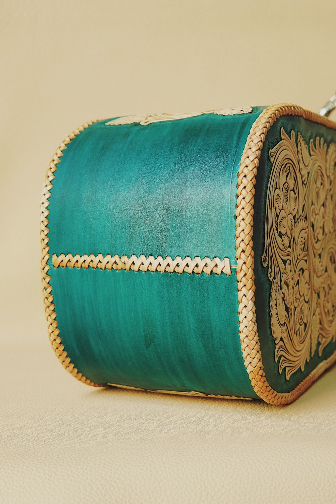 U Tote (Sheridan/Freestyle Hand Carved)