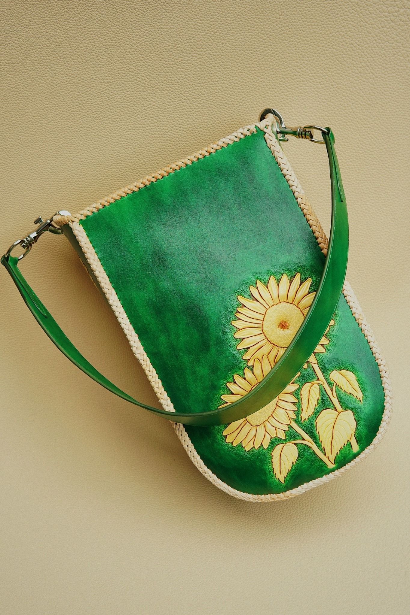 U Tote (Sheridan/Freestyle Hand Carved)