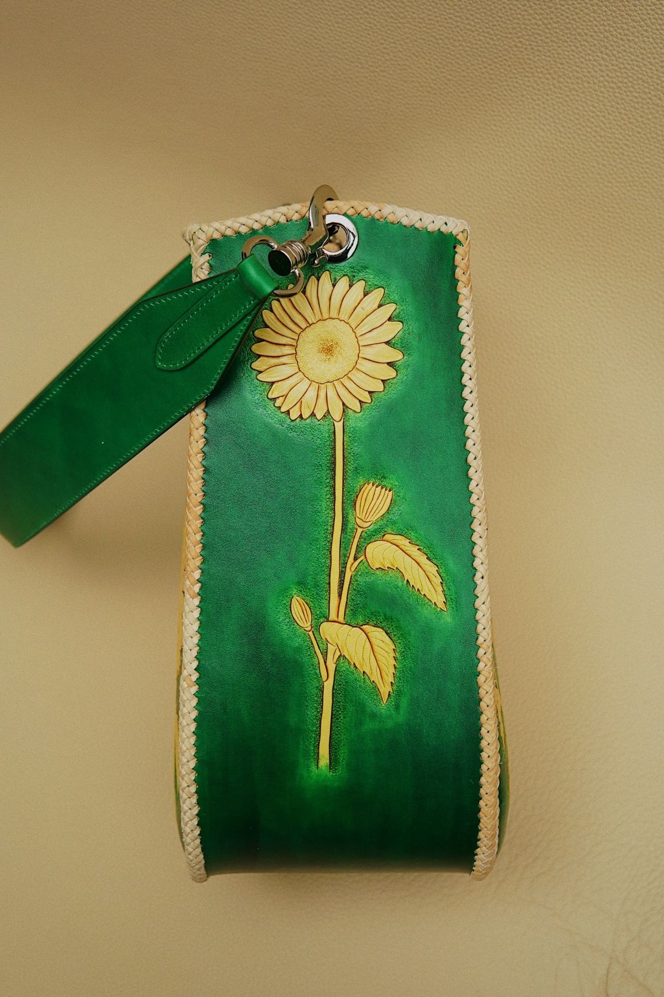 U Tote (Sheridan/Freestyle Hand Carved)