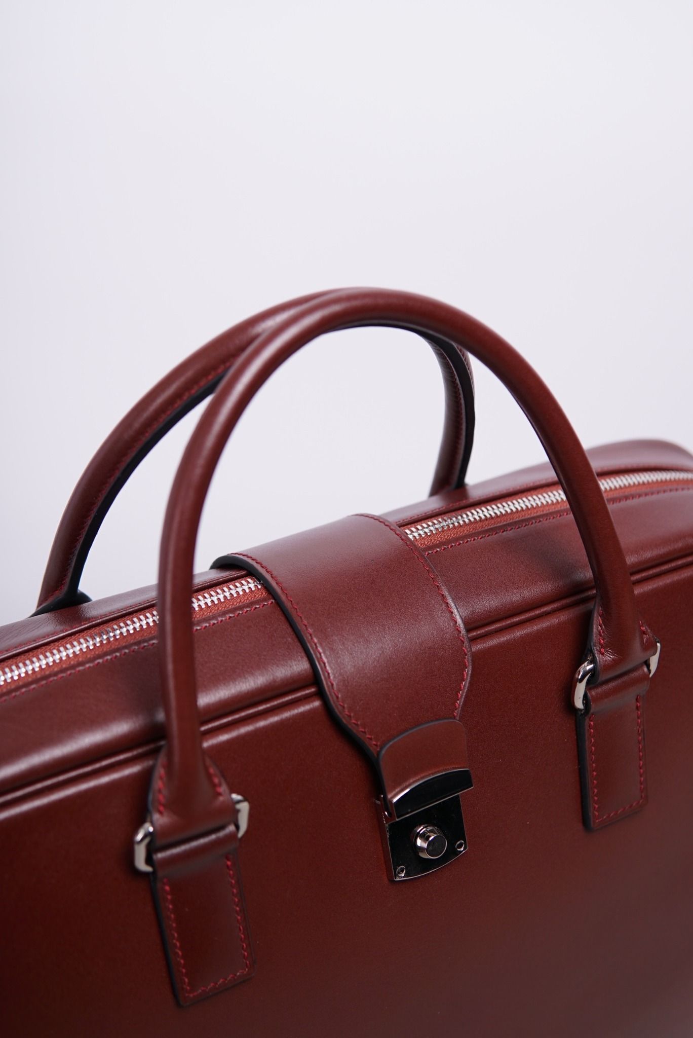 Toploader Clasp Laptop Bag