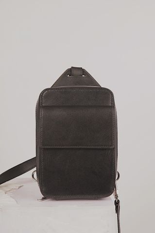  Men's Slingbag 01 