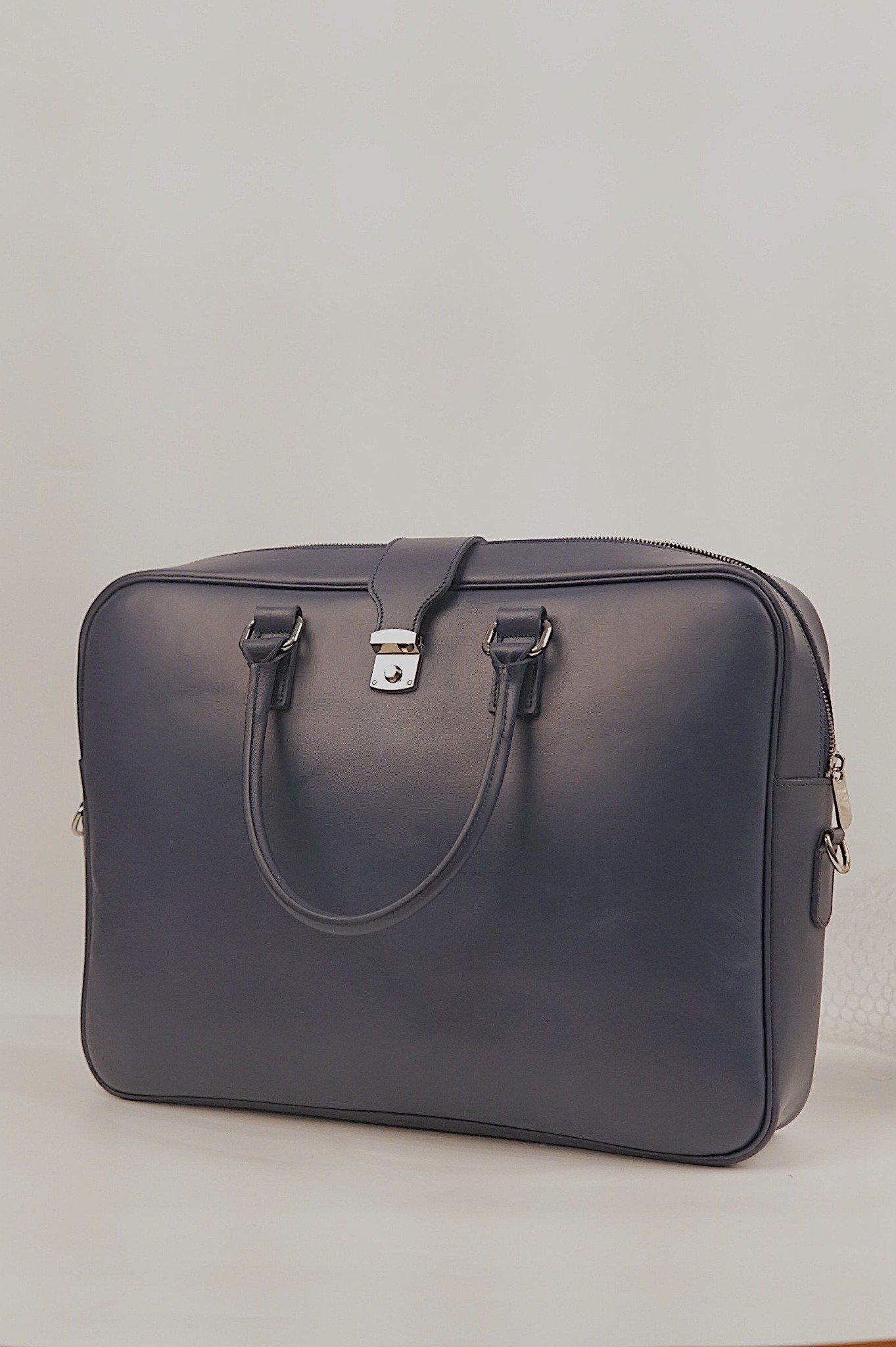 Toploader Clasp Laptop Bag