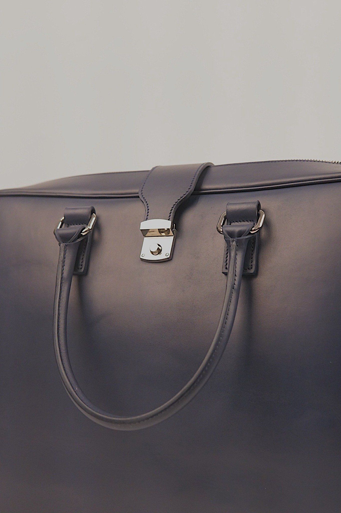 Toploader Clasp Laptop Bag
