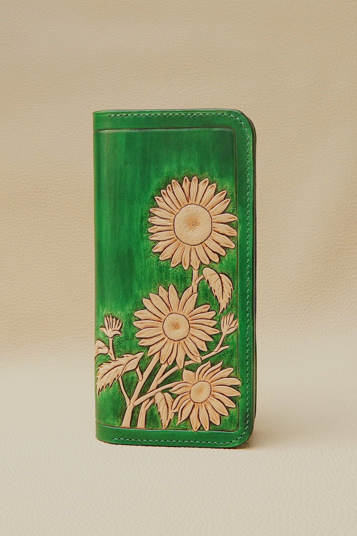 Hand Carved Accordion Zipper Wallet