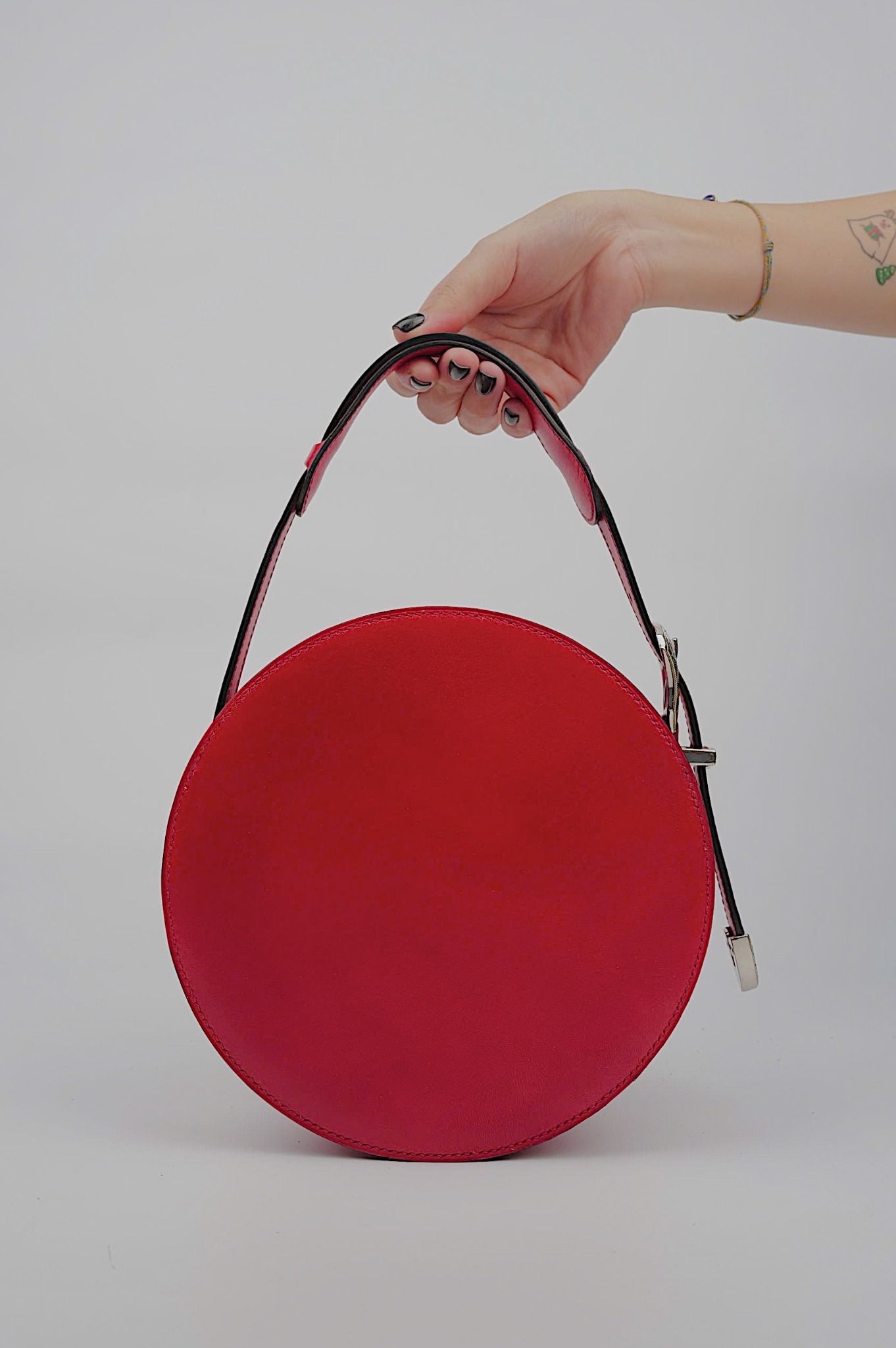 Hand Carved Sheridan (Round Bag)