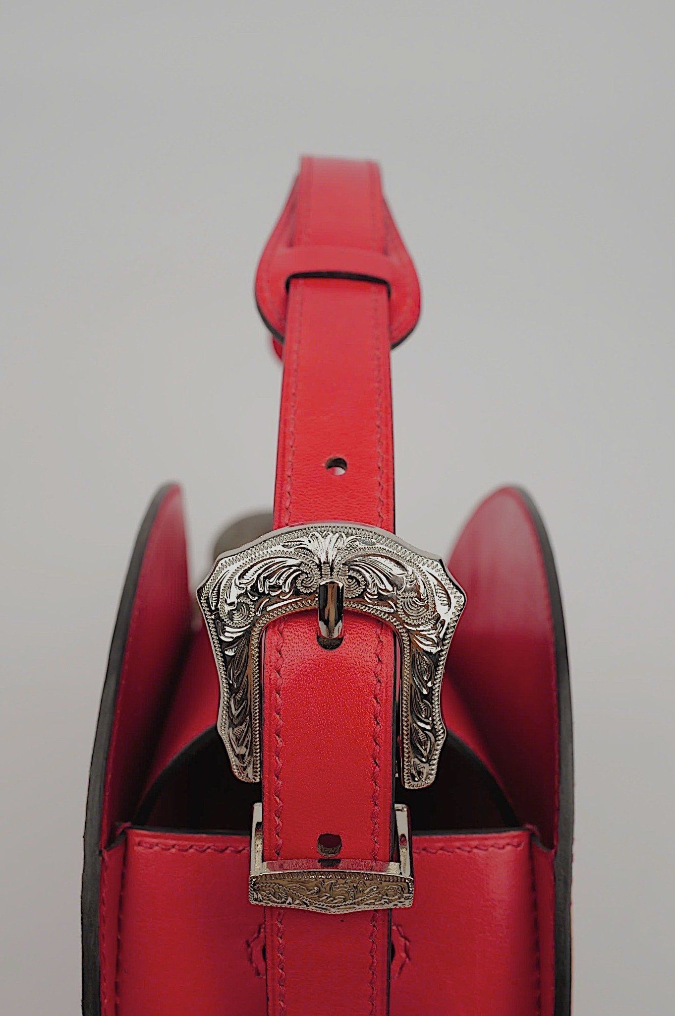 Hand Carved Sheridan (Round Bag)