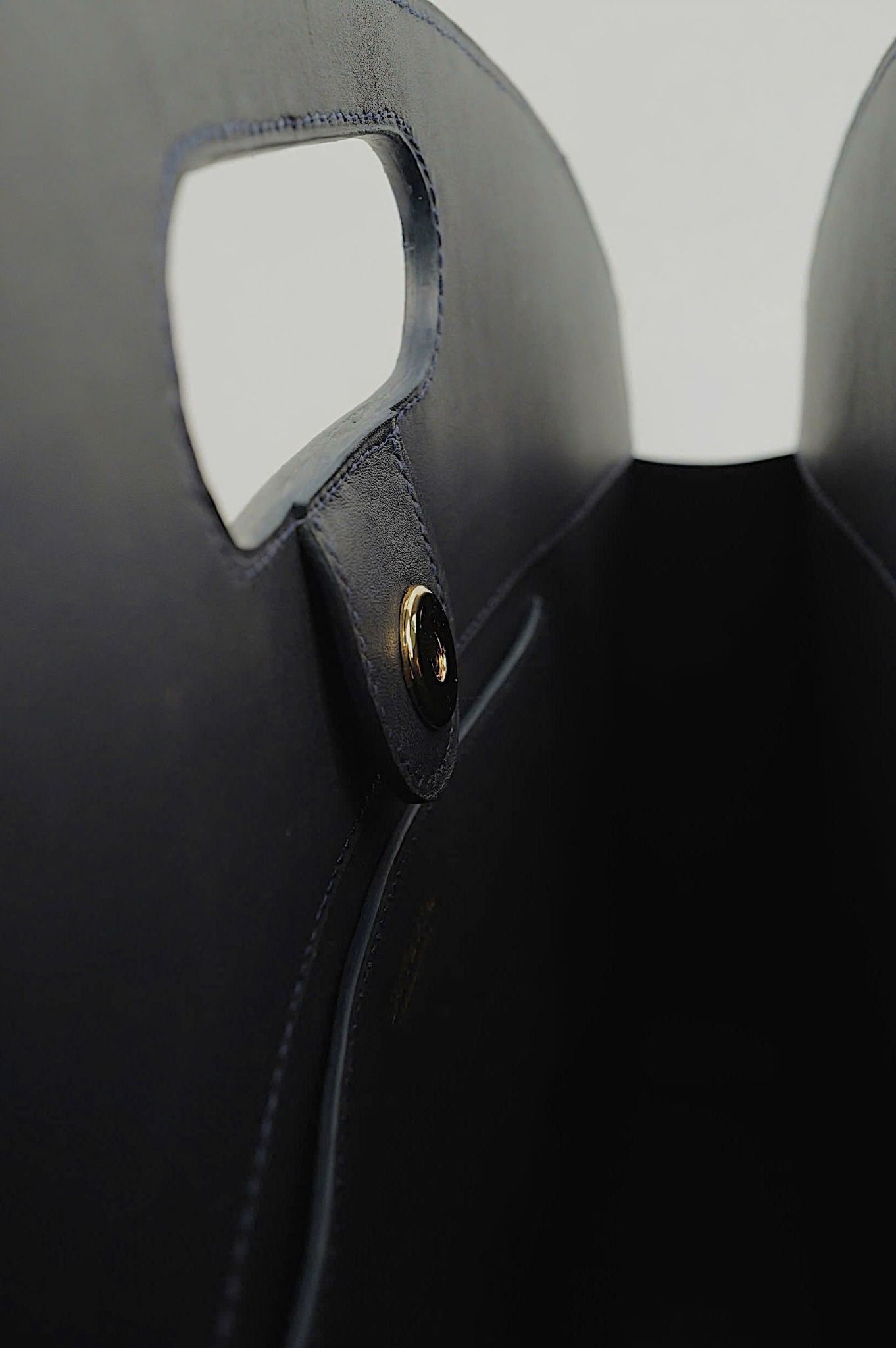 Her Laptop (Sheridan Full Carved)