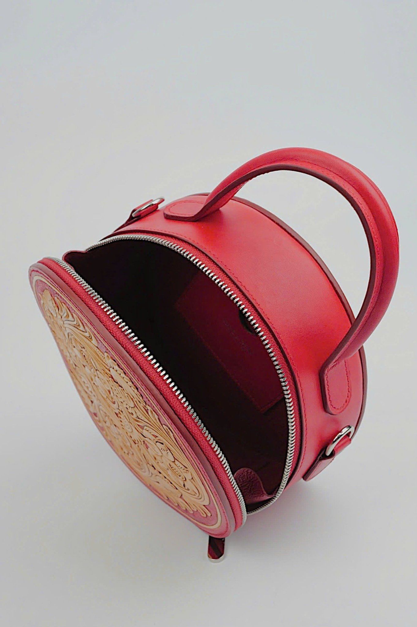 Hand Carved Sheridan (Round Zipper Bag)