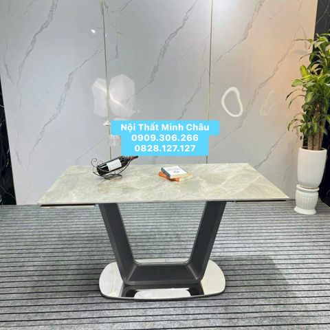  Bàn ăn mặt đá 17 