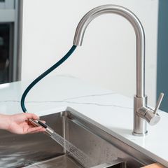 Chậu rửa bát 1 hố KN8046SU TẶNG vòi rửa bát dây rút RENO