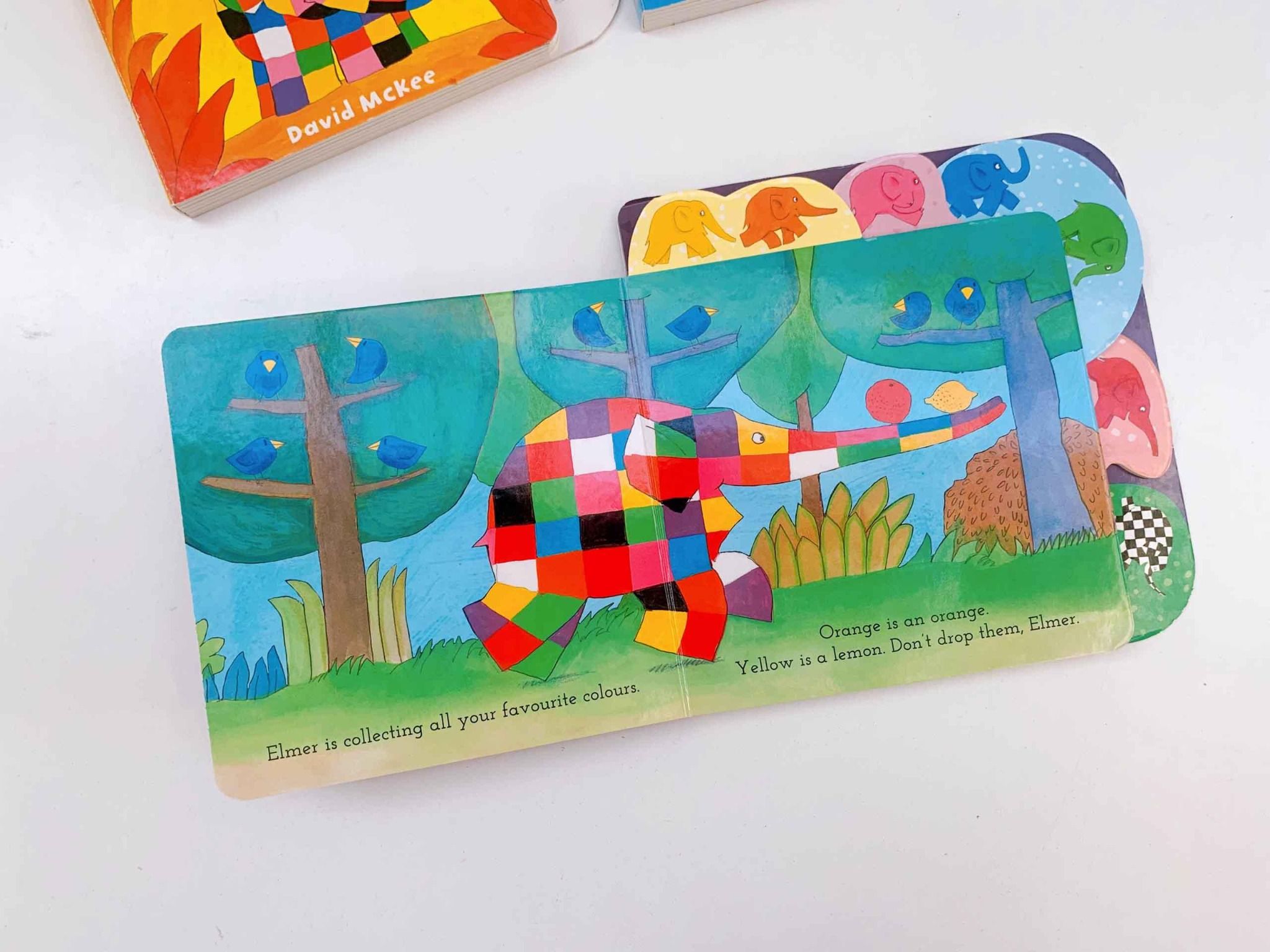  ELMER'S COLOURS : TABBED BOARD BOOK 