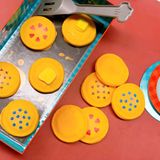  BỘ ĐỒ CHƠI PHÁT TRIỂN KỸ NĂNG VẬN ĐỘNG, TOÁN HỌC VÀ LÀM VIỆC NHÓM - PANCAKE PILE-UP!™ RELAY GAME 