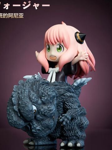  Anya & Pikachu cos Godzilla - Spy x Family - Hard Shell Studio 