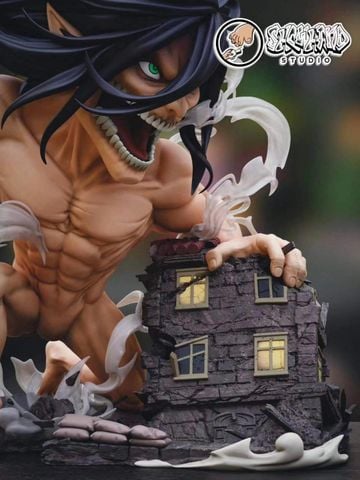  Attack Titan - Attack On Titan - Showhand Studio 