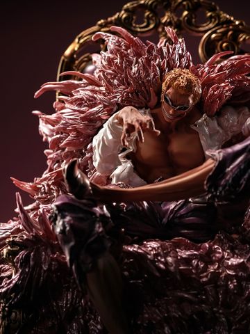  Doflamingo - One Piece - Iron Curtain Studio 